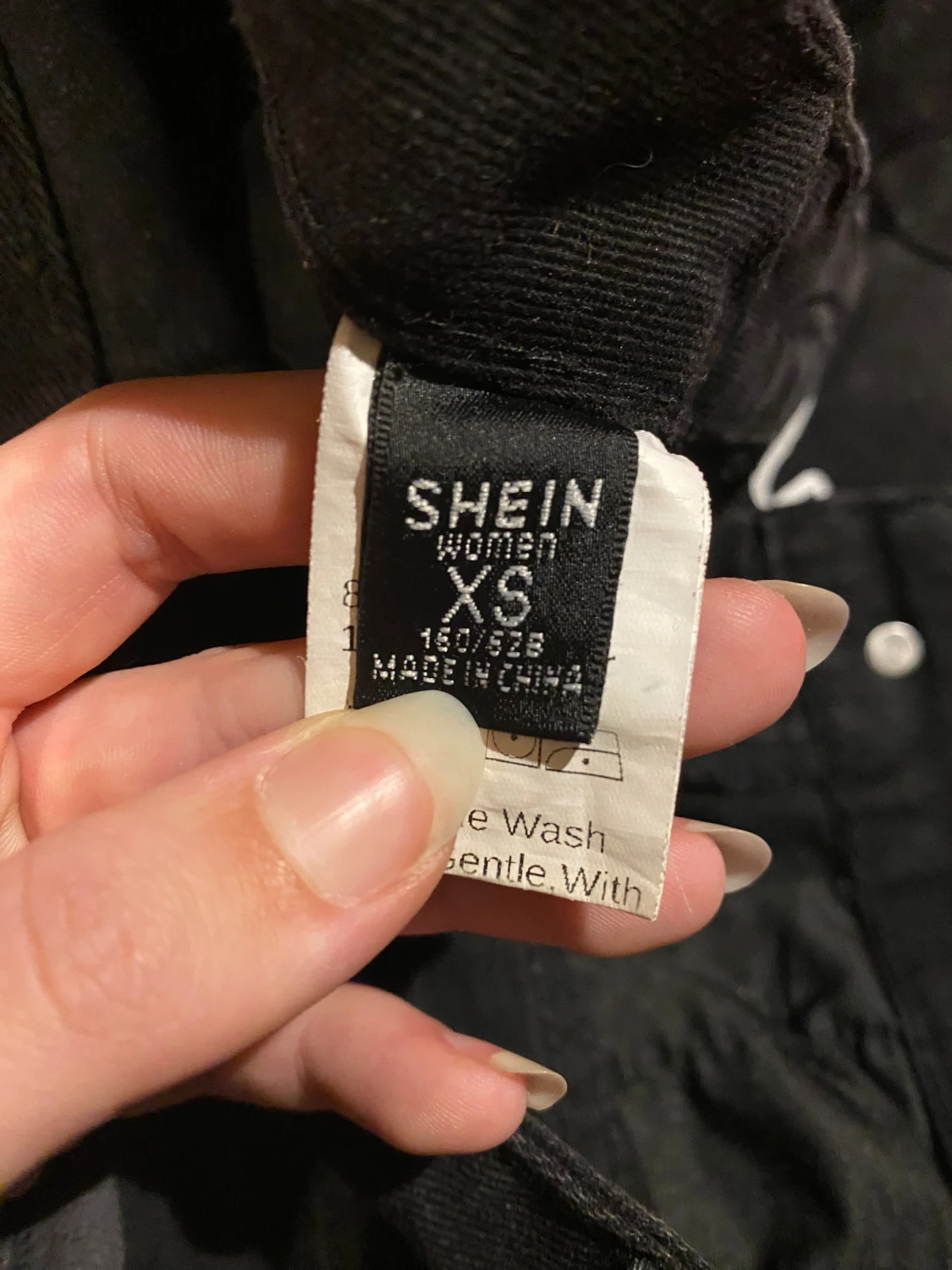 svarta jeans med drakmönster - 2