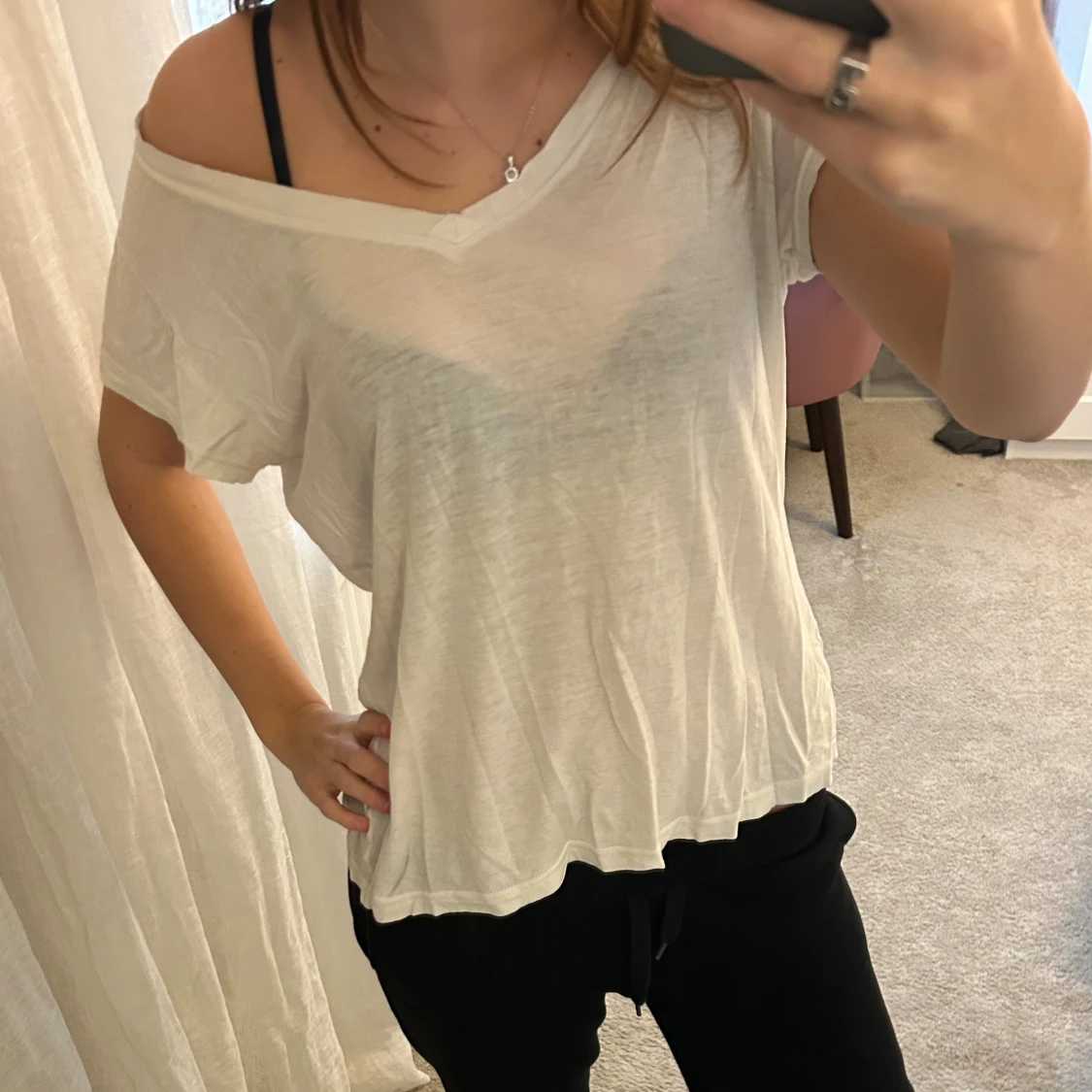 Vit loose v-ringad topp