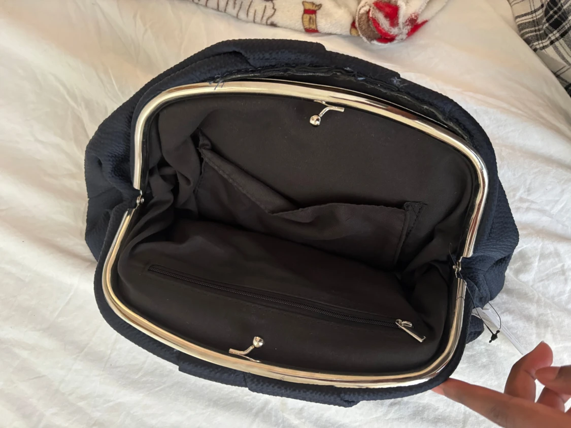 Marinblå clutch från Next - 2