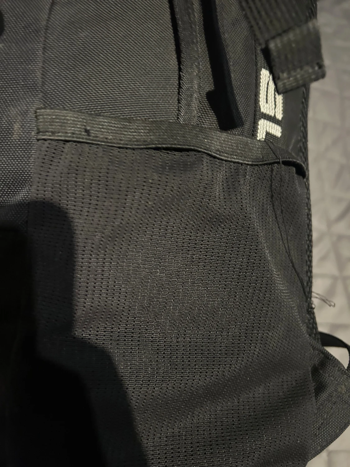 Svart ryggsäck från Supreme - 5