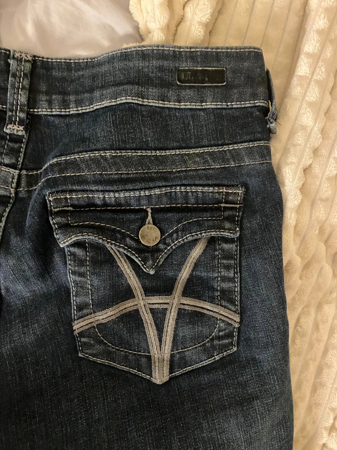 Blåa jeans köpta second hand - 3