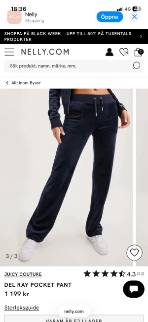 Mörkblå velourbyxor Juicy Couture - Pris sänks vid snabbt köp!!! Mörkblå mjukisbyxor från Juicy Couture i skön velour med bred midja och snörning framtill. Byxorna har stora fickor fram och bak med silverfärgade detaljer. Perfekt för en chill och trendig look. Funkar för både M S Xs