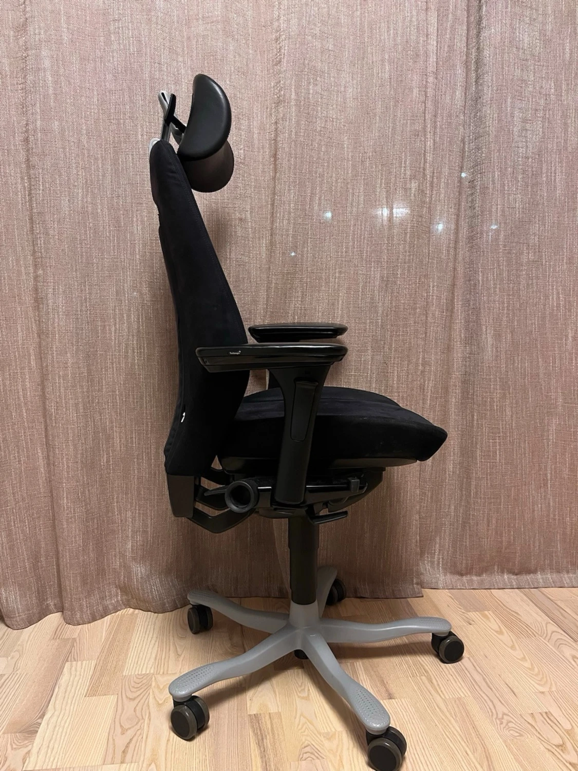 Ergonomisk kontorsstol – Kinnarps – med nackstöd - 1