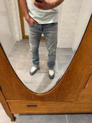 Replay jeans - Ett par snygga byxor från replay i storlek W31 L32 i modellen Grover. Hör av er vid minsta fundering!😃