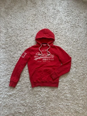 Superdry hoodie röd - Djuxbfjxjf f