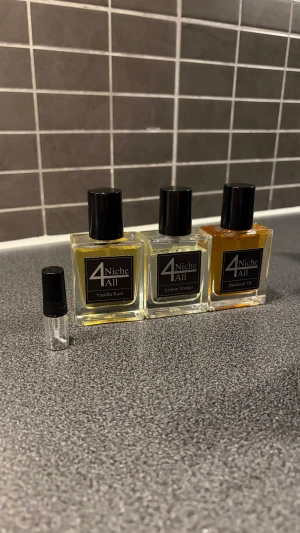 Niche4All  - Niche4All Lemon Mango, Patchouli TB & Vanilla Rum, tre unika dofter- fräsch och tropisk mango & citrus, djup kryddig patchouli samt söt och varm vanilj med rom. 📦 Prov/test på 2 ml