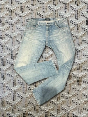 Replay Katewin  - Tjenare, säljer nu mina replay katwin. Feta archive jeans lite längre i looken. Dem har en riktigt härlig tvätt och sitter fint. Hör av er om ni har några funderingar, mvh theo