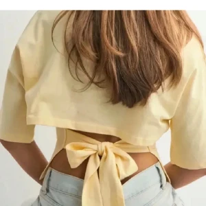 Knyttopp Nelly - Jättefin topp från Nelly. Använd 1 gång sen har den inte kommit till användning för mig tyvärr… 💞💞så den är i super skick!