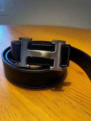 H3rmes Bälte Svart - Helt nytt får med armband samt hålpinne också