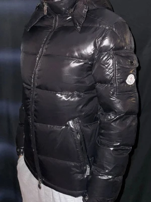 Moncler Maya - En skitsnygg moncler maya i size 4 haft den 2 år o det är dags att sälja den