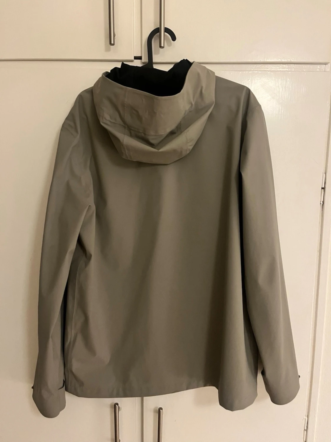 Ljusgrön regnjacka från RAINS - 6