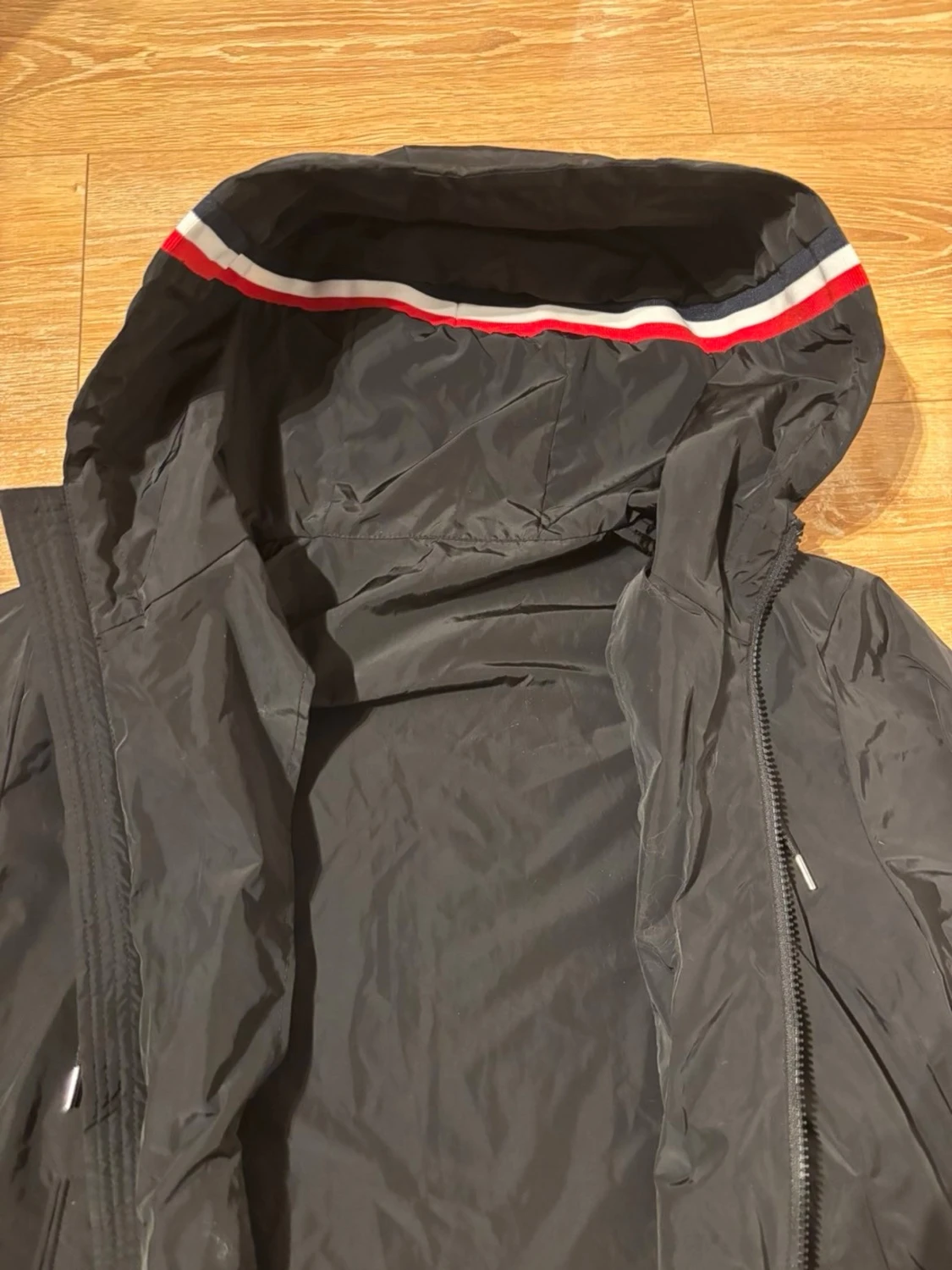 Svart vindjacka från Moncler - 2