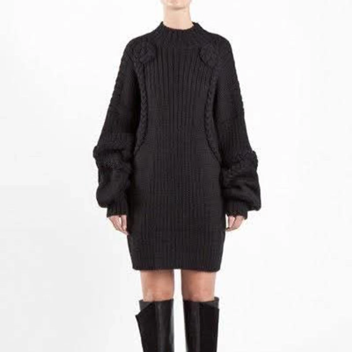 Svart stickad tröja/klänning från Carin Wester