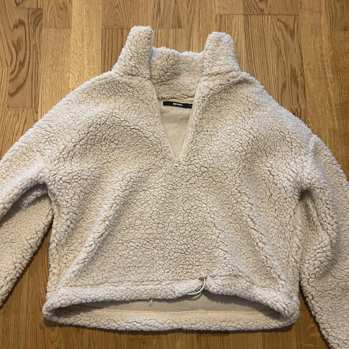 Beige fleece-tröja från Bik Bok - 2