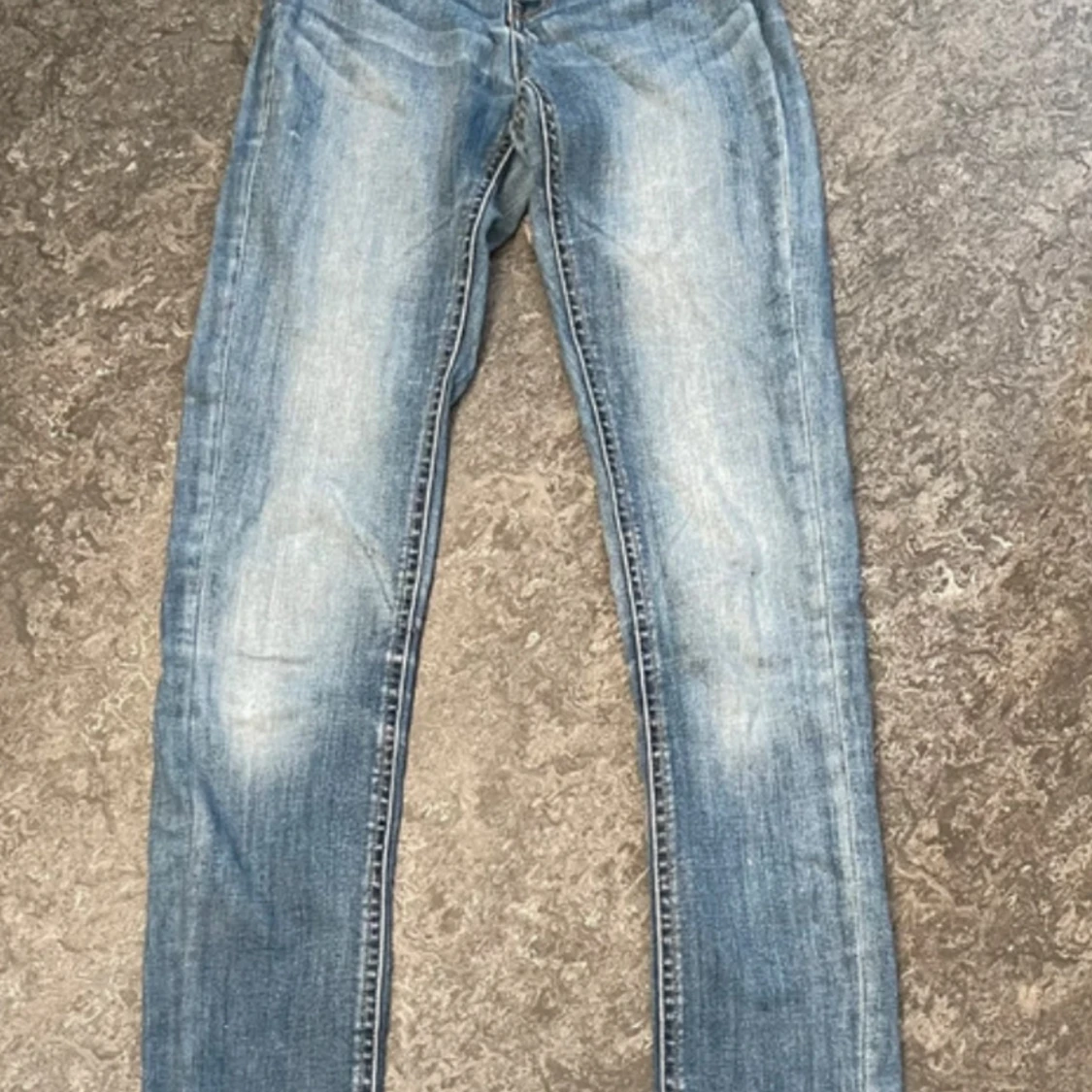 Blå skinny jeans midwaist