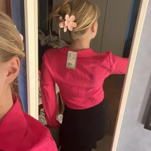 rosa blus - helt ny med prislapp!