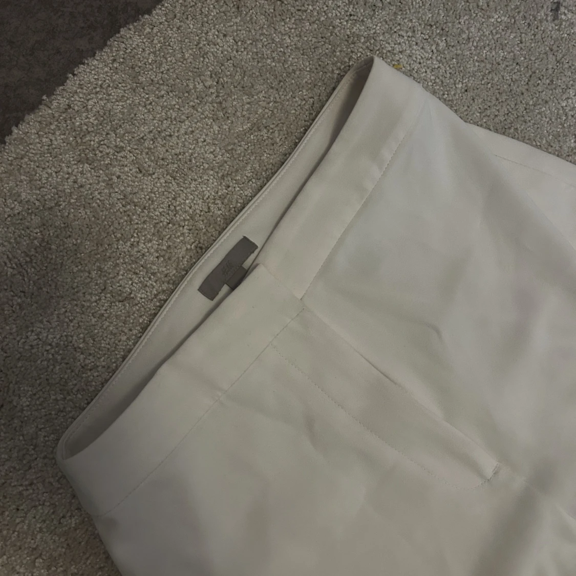 Vida vita kostymbyxor från H&M - 2