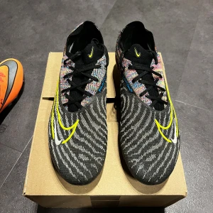 Nike Phantom GX elite SG - Storlek 42, inga sulor 