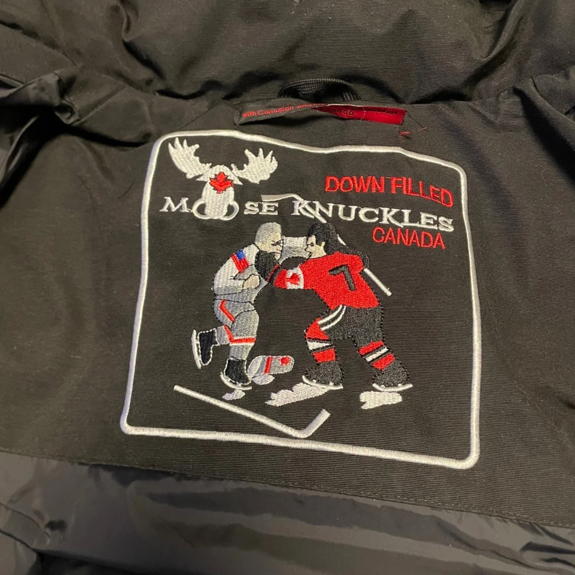 Svart Moose Knuckles dunjacka med päls - 4