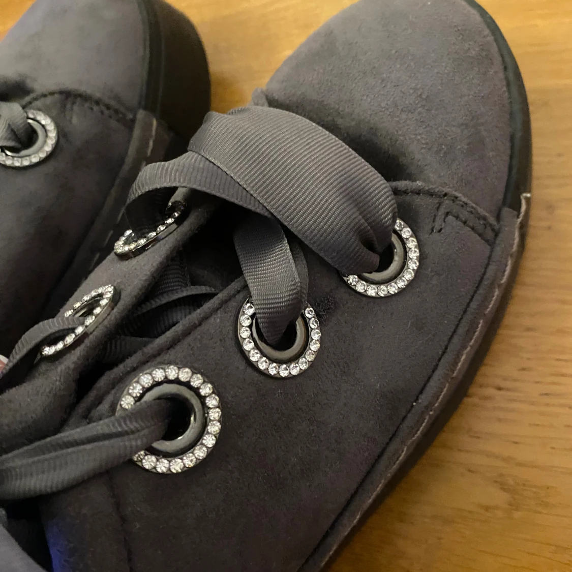 Grå coola sneakers  - 1