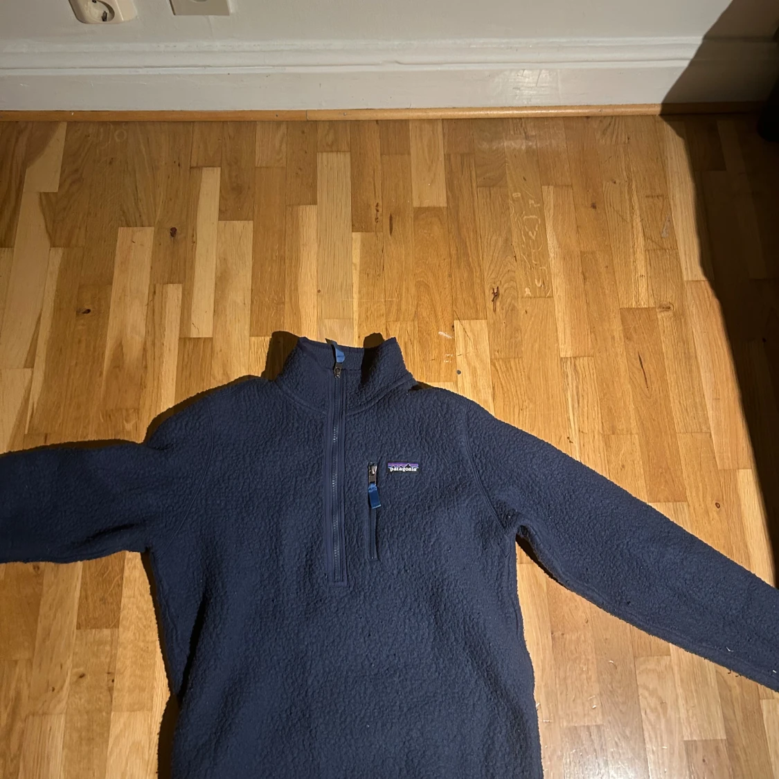 Mörkblå fleece-tröja från Patagonia