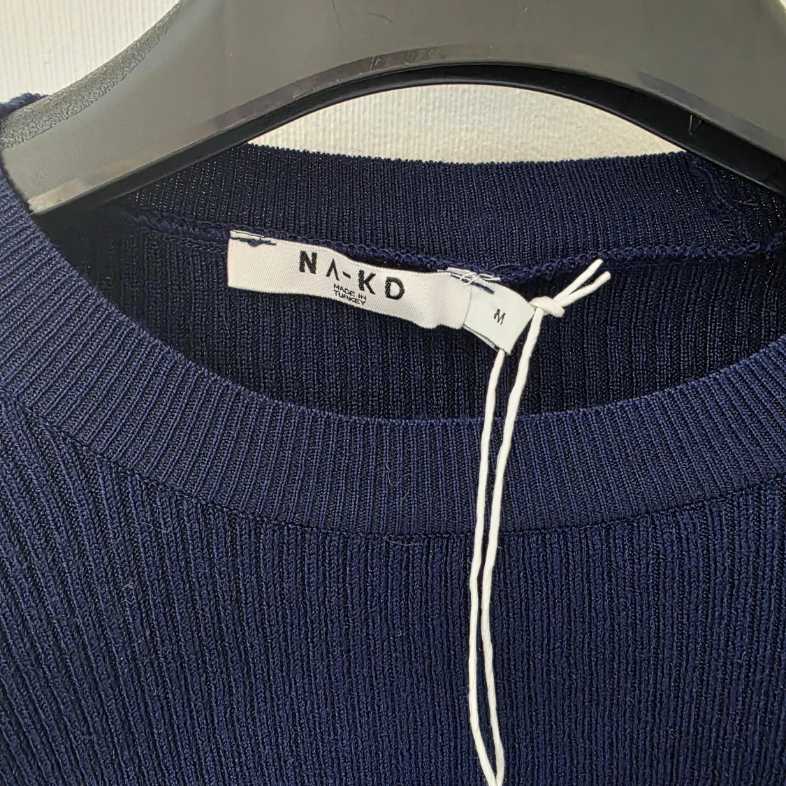 Marinblå ribbad tröja från NA-KD - 1