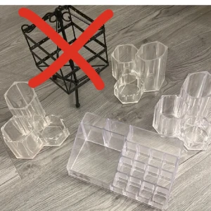 sminkförvaring och smyckeshållare  - den svarta är såld, 30 kr styck❣️