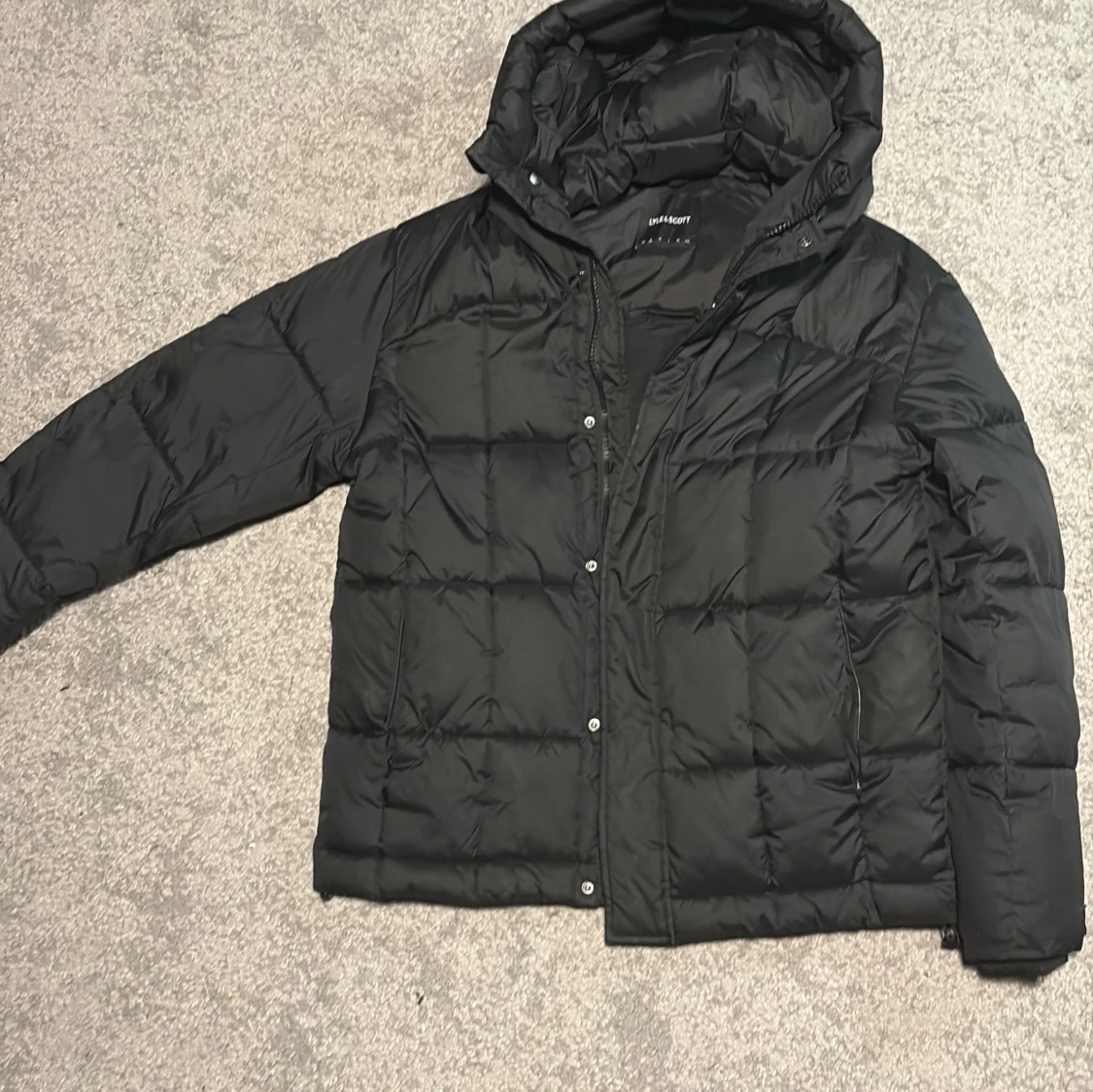 Svart pufferjacka från Lyle & Scott