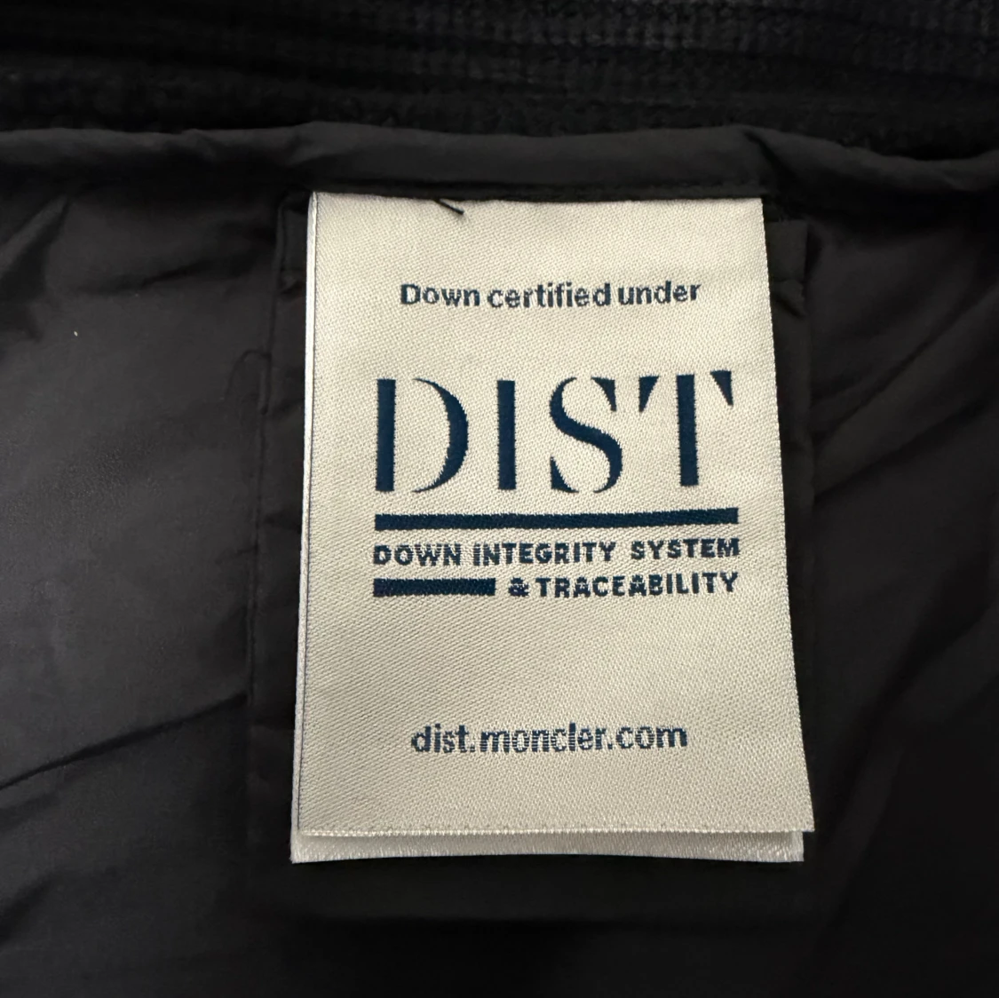 Svart pufferjacka från Moncler - 3
