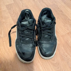 Skor - Skor från Puma, väl använda, i storlek 38☺️