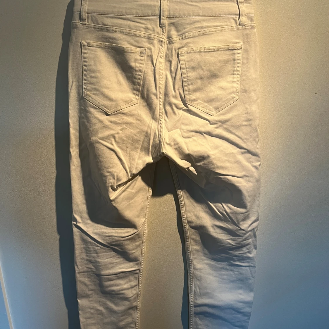 Vita jeansbyxor med straight fit från Riley  - 1