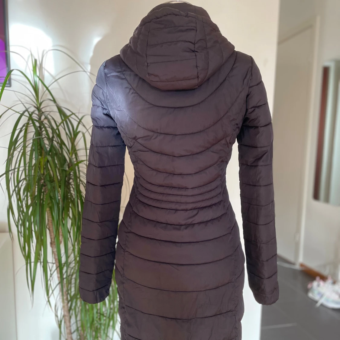 Svart lång pufferjacka från Loop - 1