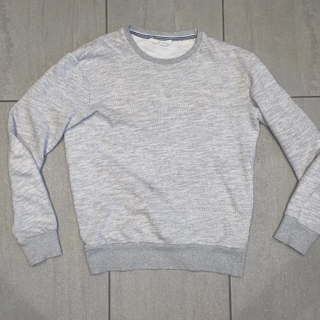 Ljusgrå sweatshirt från Pier One