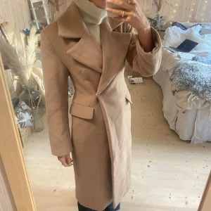 Figursydd ull kappa - Sååå snygg och bra kvalitet!!