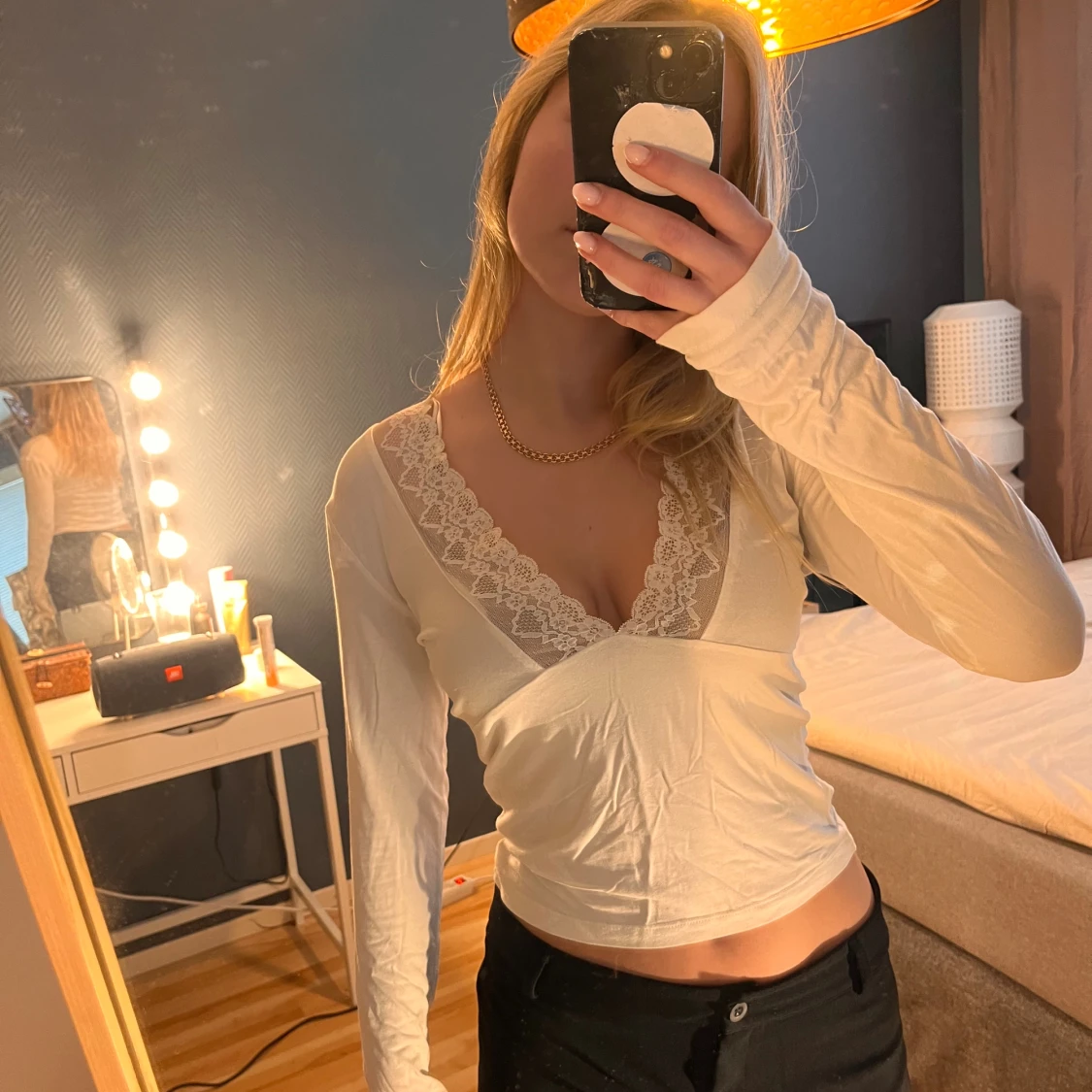 Vit långärmad topp med spets Gina Tricot