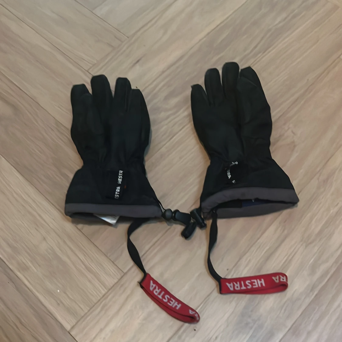 Svarta Hestra vinterhandskar - 1