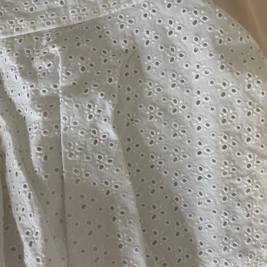 Vit broderad kjol - 1