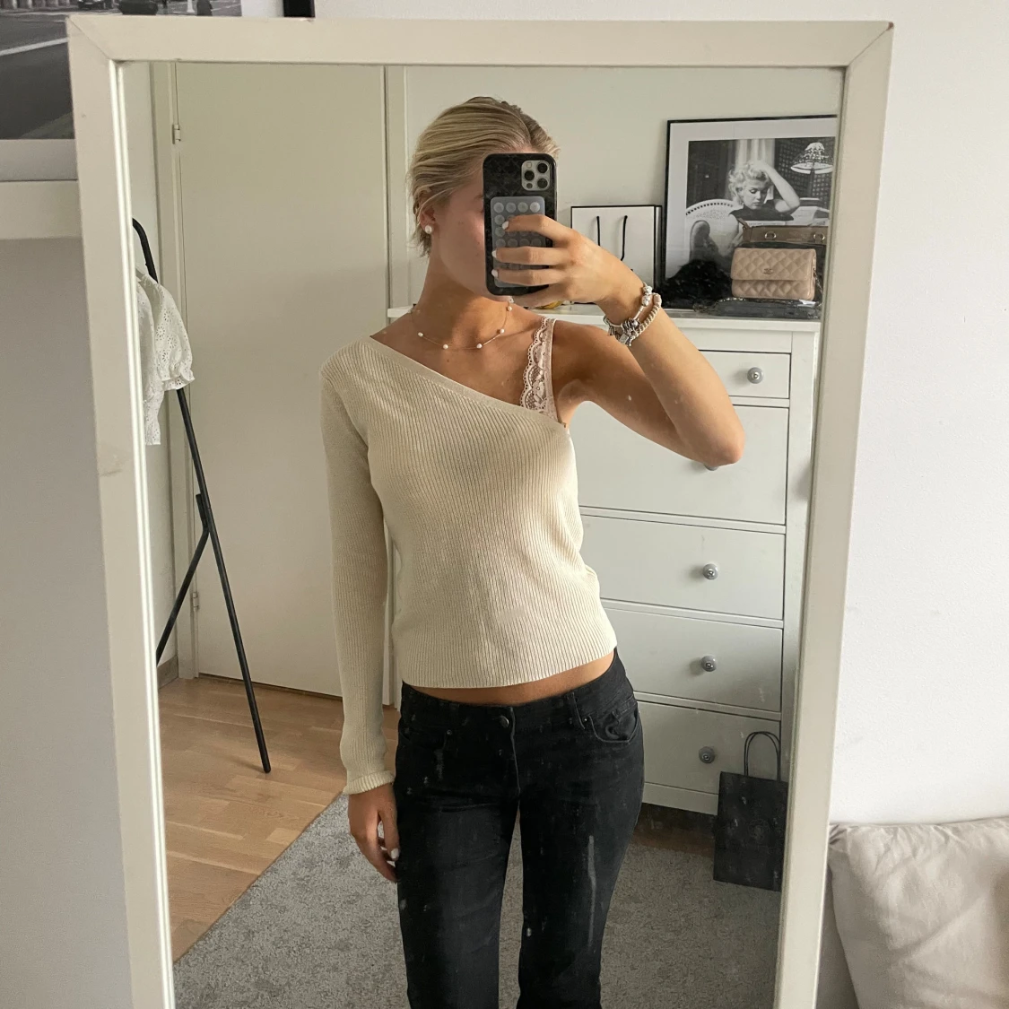 Beige ribbad oneshoulder topp - 1