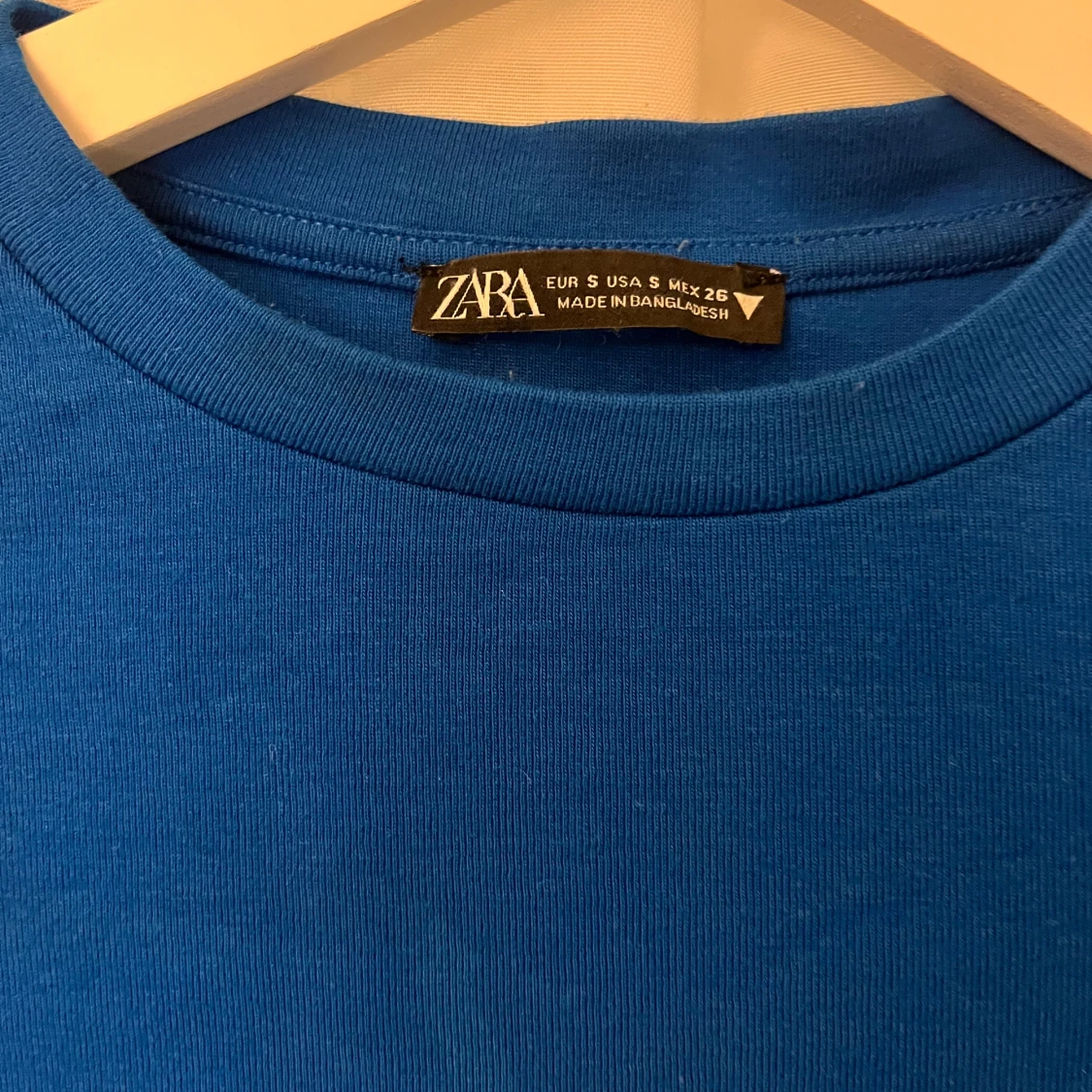 Blå croppad långärmad topp från Zara - 1