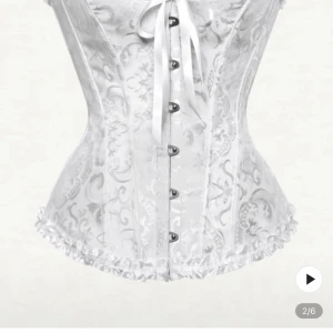 Vit korsett - Endast använd 1 gång, inga defekter 