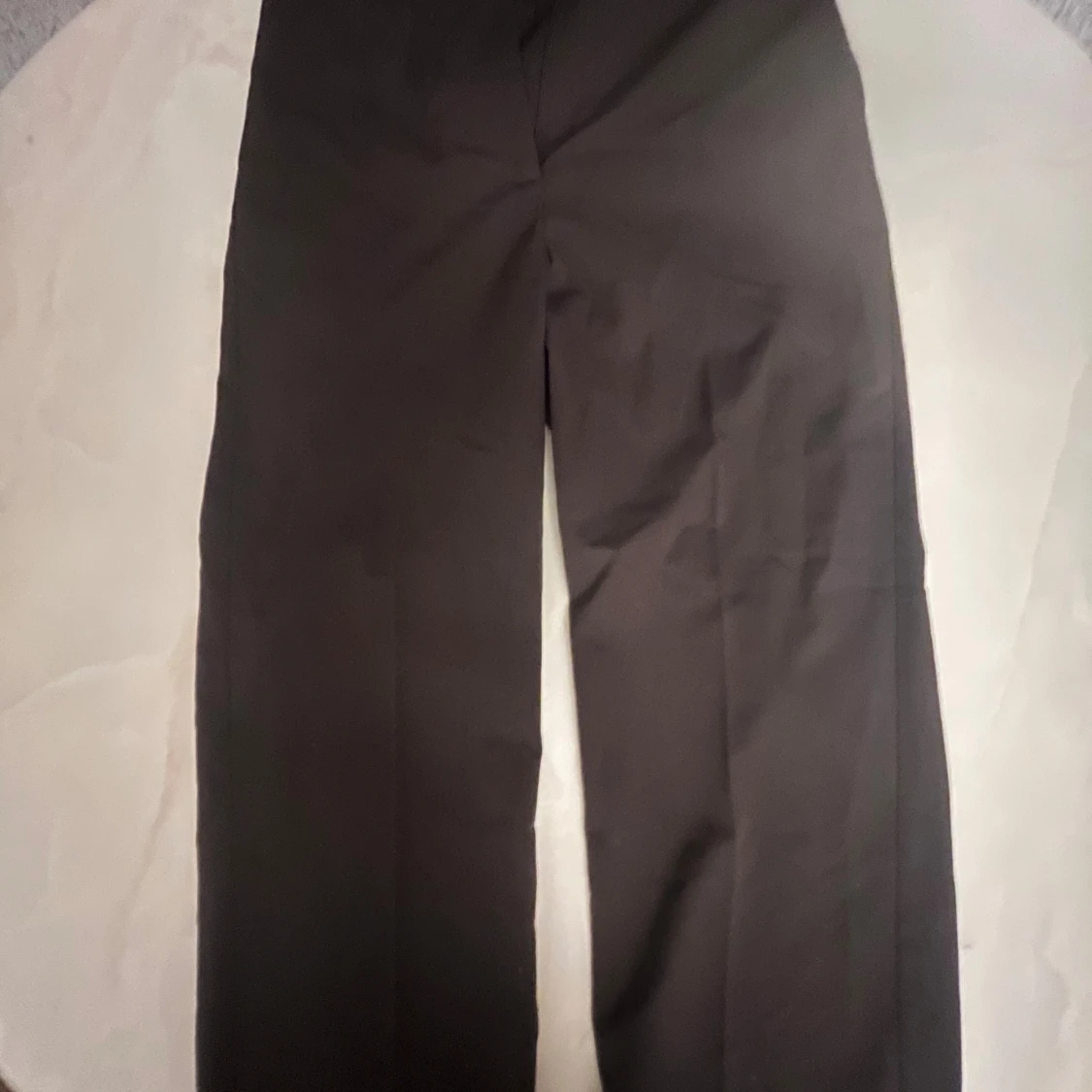 Svarta kostymbyxor från bikbok  - 1