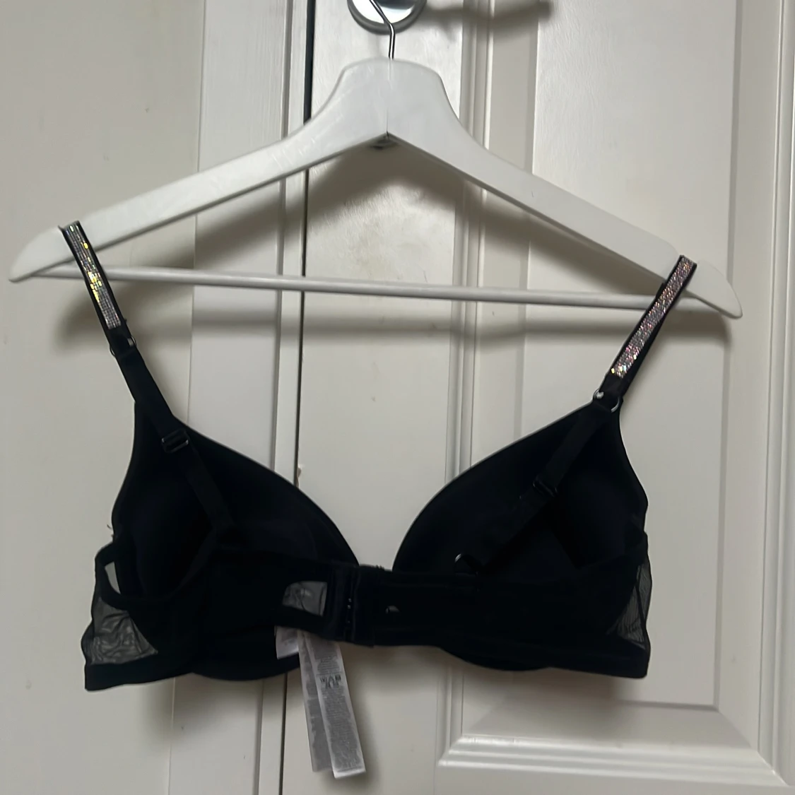 Svart push-up bh med strassdetaljer - 1