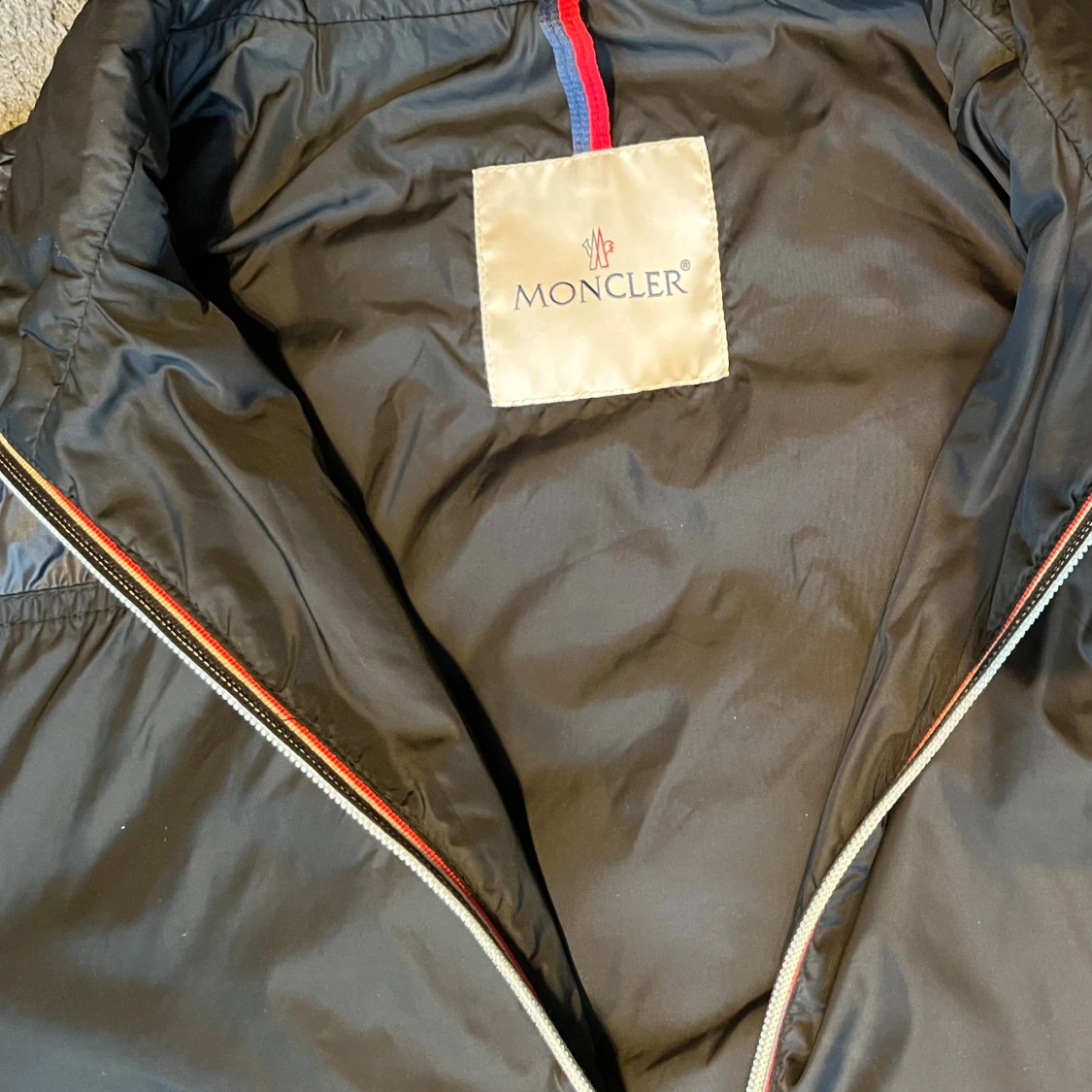 Svart vindjacka från Moncler - 2