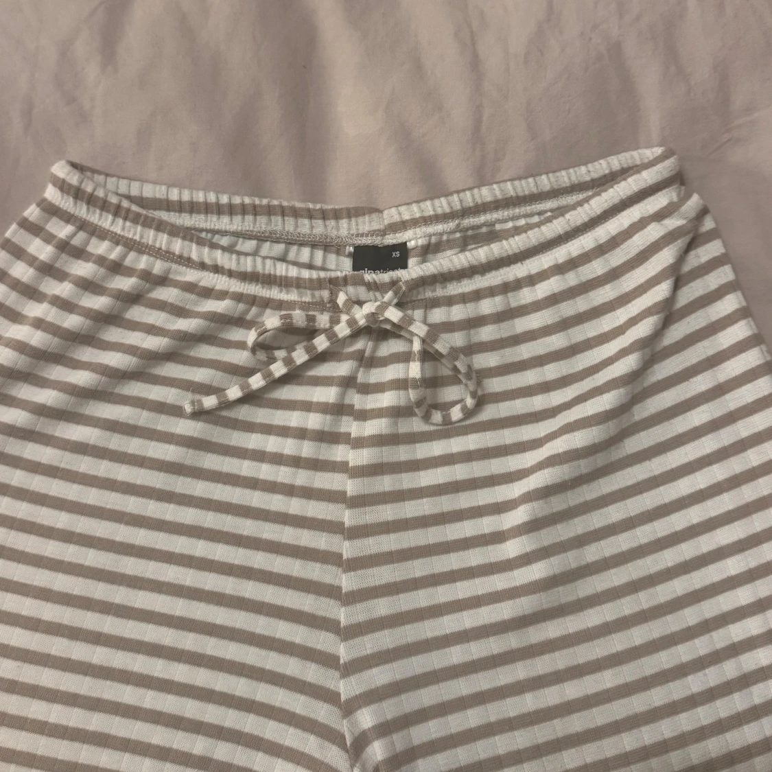 Beige randiga mjukisbyxor  - 4