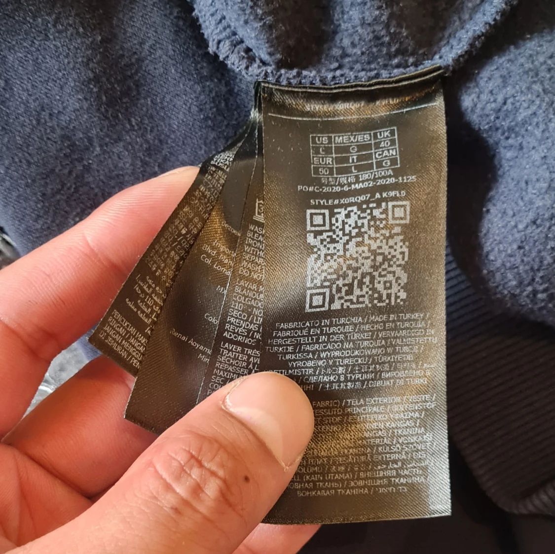 Mörkblå Guess sweater  - 4