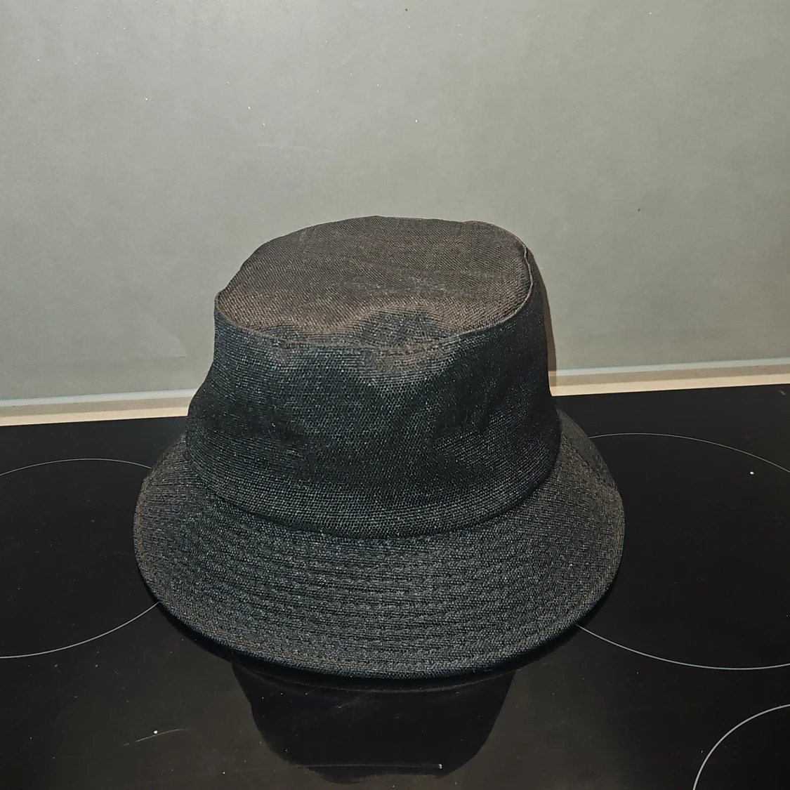 Svart bucket hat från Christian Dior - 2