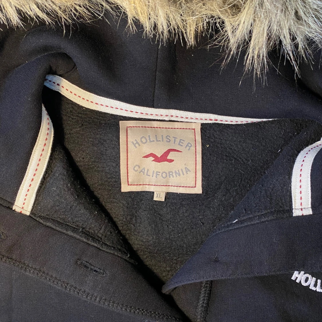 Hollister fur hoodie - 3