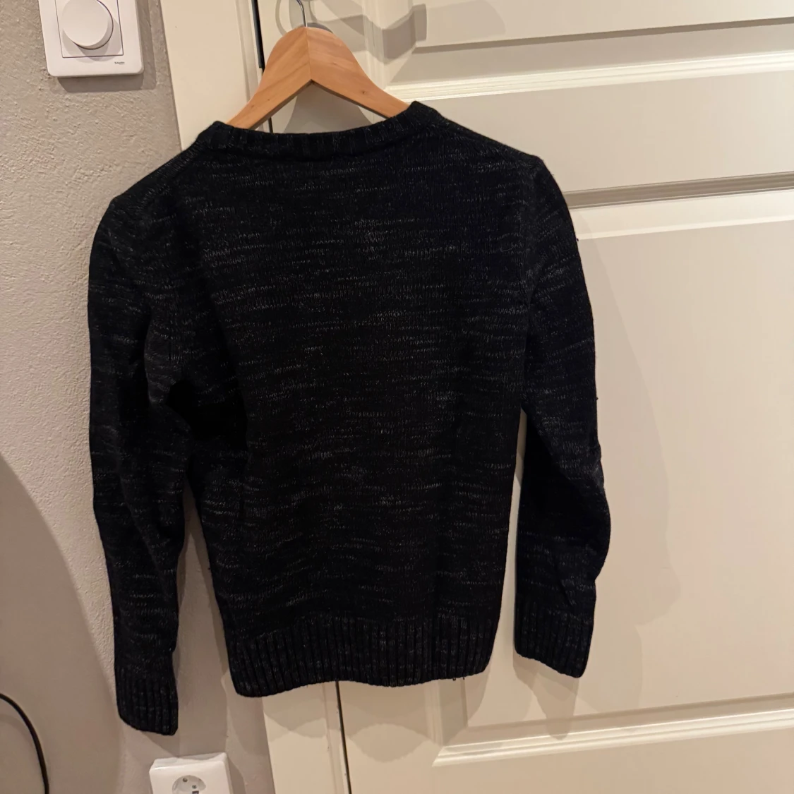 Svart stickad tröja Peak Performance  - 1