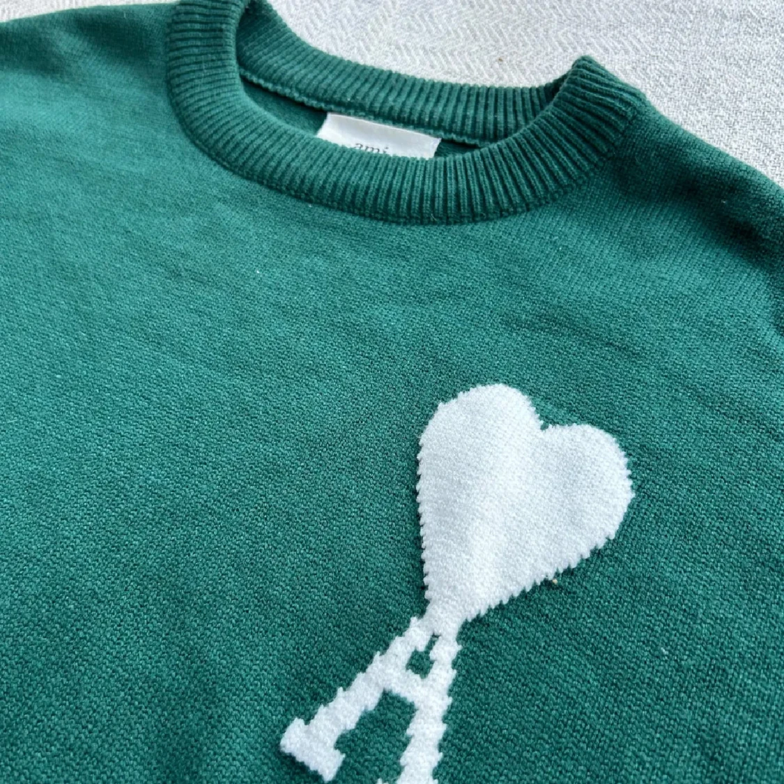 Grön stickad tröja från Ami Paris - 2