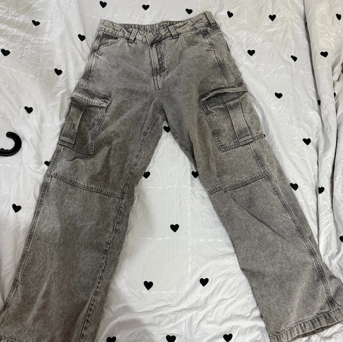 Grå cargopants från H&M Divided